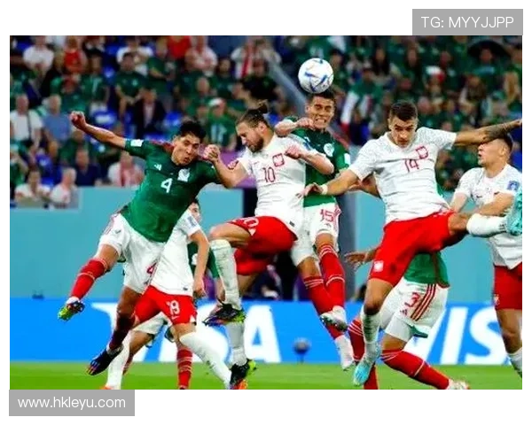 世界杯激战正酣：各队争夺激烈，精彩瞬间不断